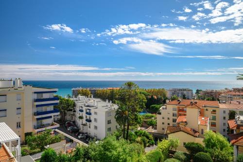 Alexandra Palace, Appartement Belle Époque Menton, vue mer, parking