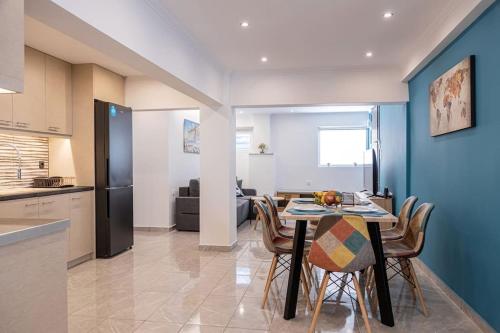 Debbie's cozy 2bdr - 2bth apt near Acropolis