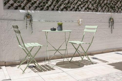 Debbie's cozy 2bdr - 2bth apt near Acropolis