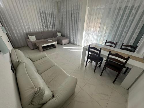 Χώρος καθιστικού στο Funtana Appartements an der 1 Reihe vom Meer