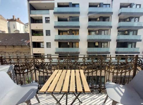 Spacious Apartment nearby Parliament 1137 Budapest, Katona József utca 17 kép - 3