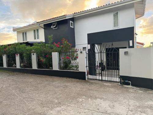 Luxury Spacious 3BR Villa With Pool photo 3