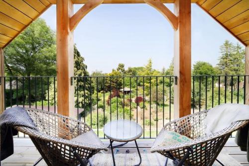 Ảnh trong thư viện ảnh của Contemporary Cottage & Garden in Dorset ở Blandford Forum