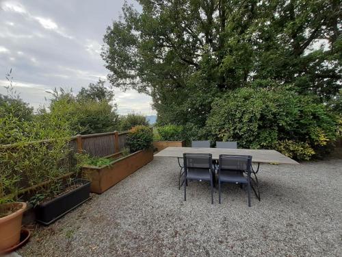 Vườn quanh Studio 2 personnes au calme dans le Pilat