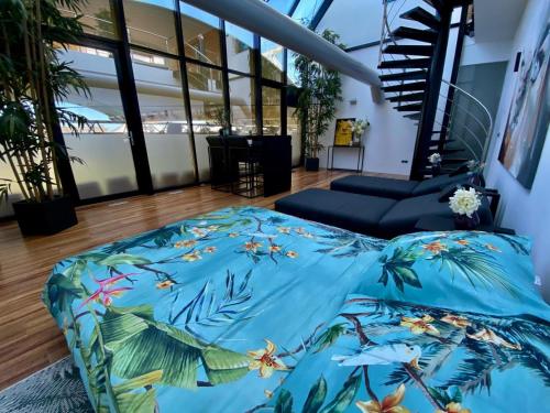 Ένα ή περισσότερα κρεβάτια σε δωμάτιο στο Wellness Dome Penthouse Suite