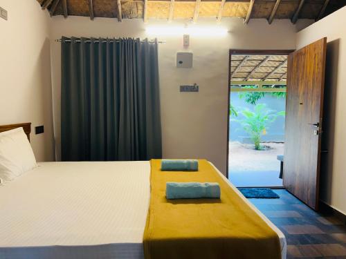Imagen de la galería de Hampi Village Resort & Tutti Cafe, en Hampi
