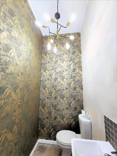 Ένα μπάνιο στο Hydrangea Guest House