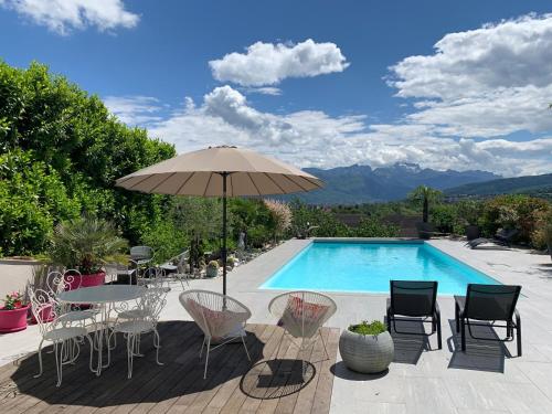 Panorama Dream Annecy, Appart 42 m2 avec terrasse abritée, piscine et parking à 10 min d'Annecy