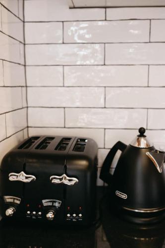 Dapur atau dapur kecil di Luxurious terrace home in heart of Bendigo