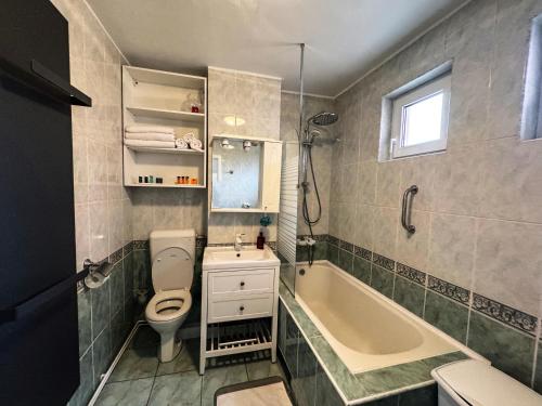 Ένα μπάνιο στο Ozone Home