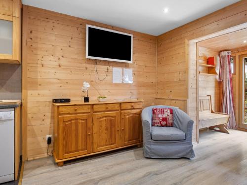 Apartment Le Petit Savoyard-4 by Interhome