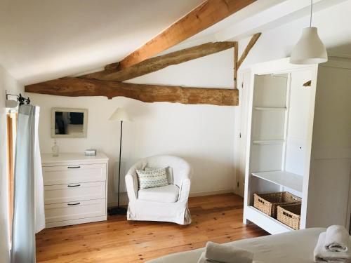 TV/Unterhaltungsangebot in der Unterkunft Opaline à la Rochelle