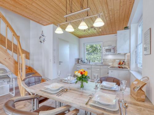 Kuchyň nebo kuchyňský kout v ubytování Holiday Home Sundlicht by Interhome