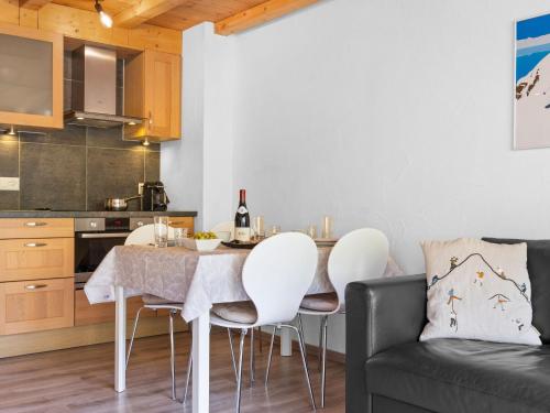 Kuchyň nebo kuchyňský kout v ubytování Apartment Sundance 10-1 by Interhome