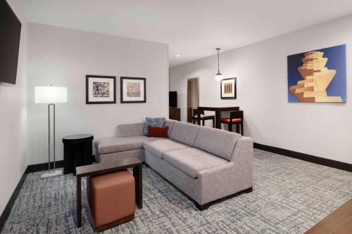 Homewood Suites- Denver Downtown Convention Center Image