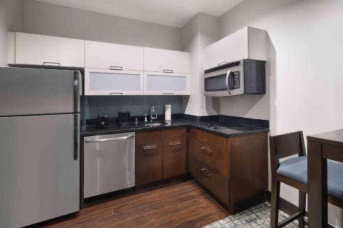 Homewood Suites- Denver Downtown Convention Center Image