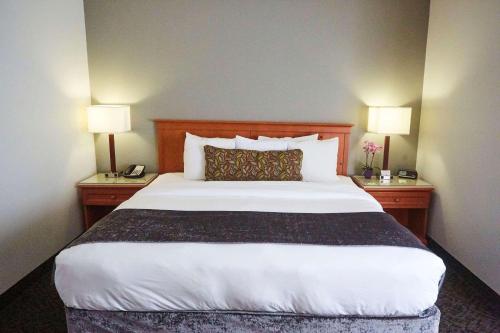 Radisson Hotel Portland Airport Image