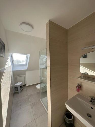 Koupelna v ubytování Hotel Rosenheim