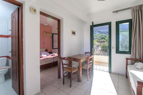 O baie la Ariadni Palace Apartments