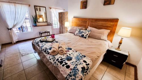 Cama o camas de una habitación en Montrose River Lodge