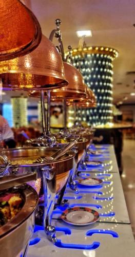ゴールデン チューリップ アル コバールにあるレストランまたは飲食店