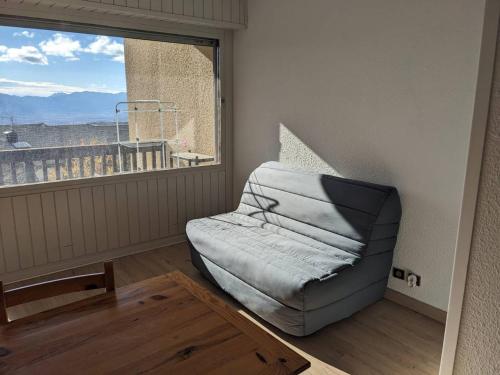 Photo de la galerie de l'établissement Studio Cabine 4 Pers avec Balcon et Parking - FR-1-580-118, à Font-Romeu-Odeillo-Via