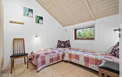 Ένα ή περισσότερα κρεβάτια σε δωμάτιο στο Awesome Home In Ulfborg With Kitchen