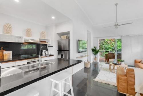 Η κουζίνα ή μικρή κουζίνα στο Wallaby Outlook The Perfect Family Escape