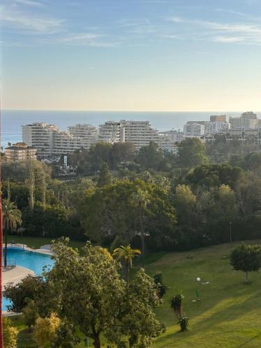 Estudio con vistas al mar, piscinas, recepción 24 hs