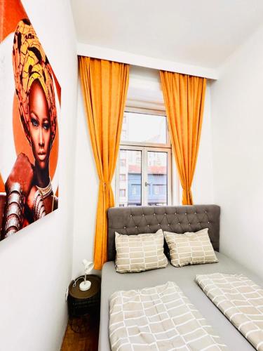 Cozy Private Rooms in 9-Bedroom Apartment Near Augarten