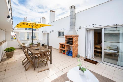 Ocean Terrace - Private Patio with BBQ & Sea view