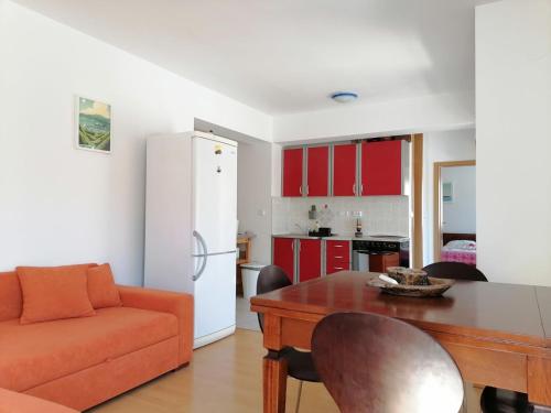 Apartman AVA, 2+3, 250m od plaže