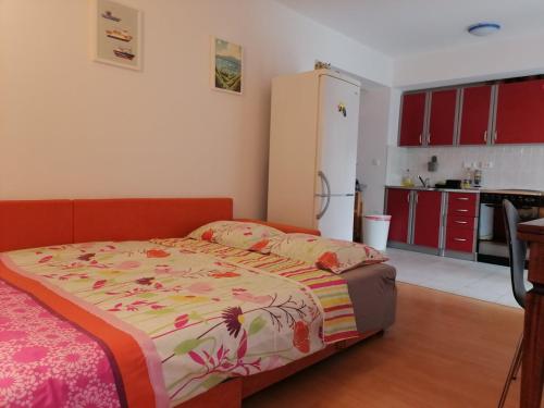 Apartman AVA, 2+3, 250m od plaže