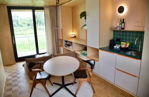 Cuisine ou kitchenette dans l'établissement Basecamp Amsterdam