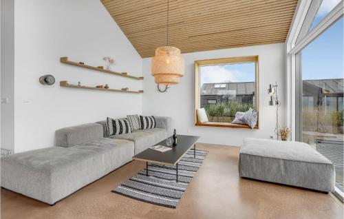 Posezení v ubytování Stunning Home In Haderslev With Jacuzzi