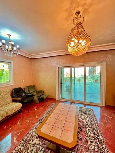 Luxury 5 star apartment with rooftop, security