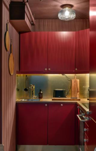 Dapur atau dapur kecil di Chic Studio - Heart of the city