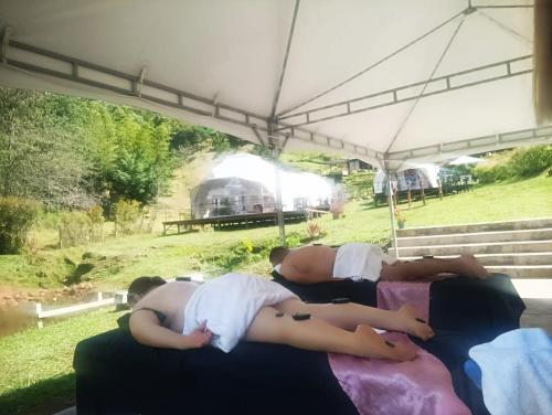 Επισκέπτες που μένουν στο La Quinta Dimensión Glamping