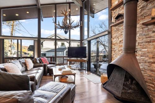 Fotografie z fotogalerie ubytování Ski In and Out, Short Walk or Drive to Ski and Bike Access, Private Hot Tub, Sleeps 6 v destinaci Park City