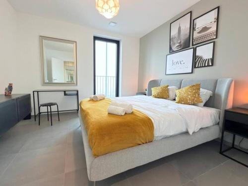 Ένα ή περισσότερα κρεβάτια σε δωμάτιο στο Charming one bedroom flat with terrace-BELV1
