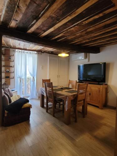 The Cozy Collo House