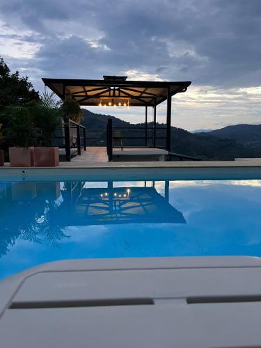 Piscina en o cerca de Cabañas Alondra