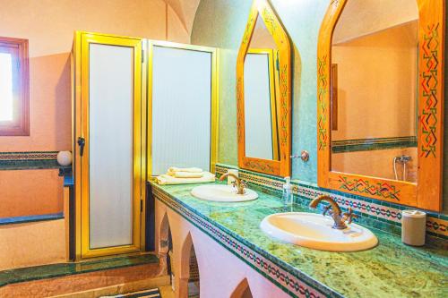 Koupelna v ubytování Villa 36 Amelkis - Pool & Garden