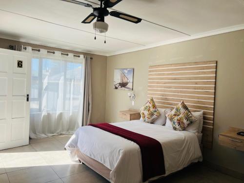 En eller flere senge i et værelse på Ndiles61Longfellow