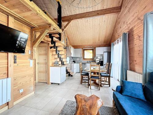 Photo de la galerie de l'établissement P'tit Chalet - CHALET 6 PERSONNES 75m² MAE-6701, à Villarembert