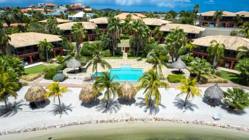 Bazén v ubytování Spanish Water Apartments - La Maya Resort at Jan Thiel nebo v jeho okolí