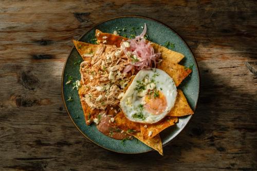 Jídlo v hotelu nebo okolí