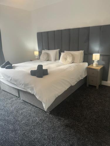 Postel nebo postele na pokoji v ubytování Modern, fresh Yorkshire home