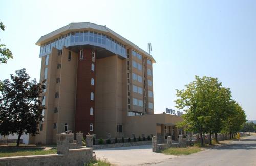 Fotografie z fotogalerie ubytování Hotel Feni v destinaci Kavadarci