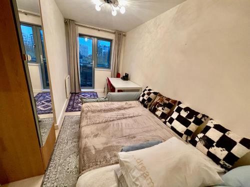 West London Lux 2 Bedroom Apartment - Free parking - Lake & Park view - Wembley Stadium 5KM photo 8